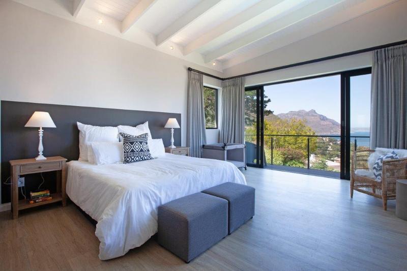 To Let 4 Bedroom Property for Rent in Hout Bay Western Cape